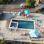 Franica With Heated Pool And Hot-tub - One Bedroom With Balcony *