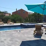 Franica With Heated Pool And Hot-tub - One Bedroom With Balcony Privlaka (Zadar)