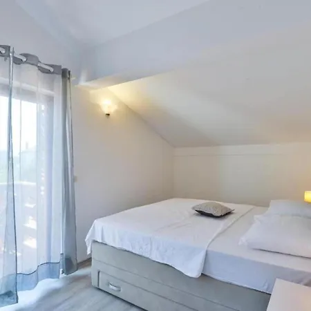 Franica With Heated Pool And Hot-tub - One Bedroom With Balcony * Privlaka (Zadar)