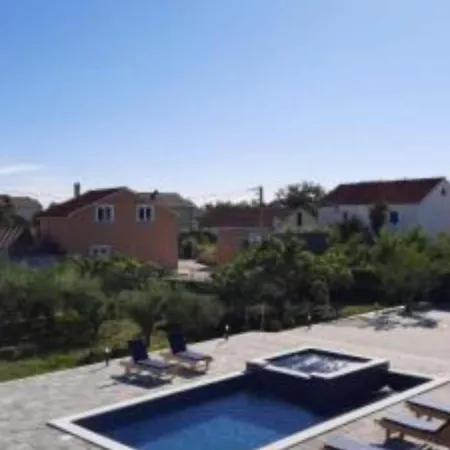 Franica With Heated Pool And Hot-tub - One Bedroom With Balcony