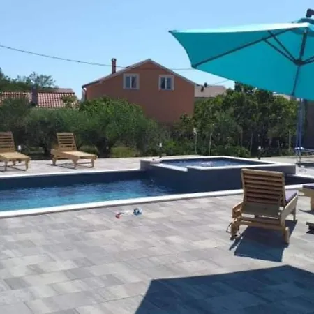 Franica With Heated Pool And Hot-tub - One Bedroom With Balcony Privlaka (Zadar)