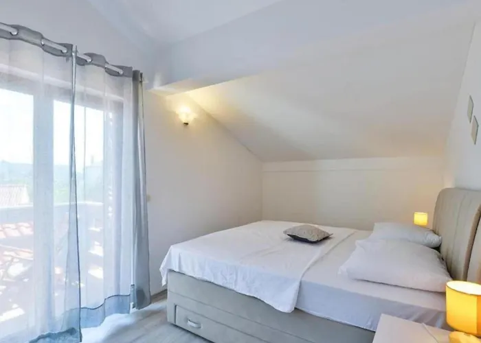 Franica With Heated Pool And Hot-tub - One Bedroom With Balcony * Privlaka (Zadar)