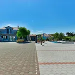 Franica With Heated Pool And Hot-tub - One Bedroom With Balcony