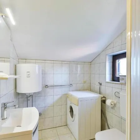 Apartmán Franica With Heated Pool And Hot-tub - One Bedroom With Balcony Privlaka (Zadar)