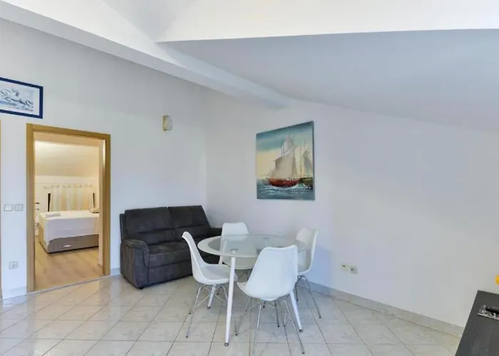 Franica With Heated Pool And Hot-tub - One Bedroom With Balcony *