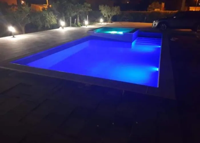 Franica With Heated Pool And Hot-tub - One Bedroom With Balcony Apartment *