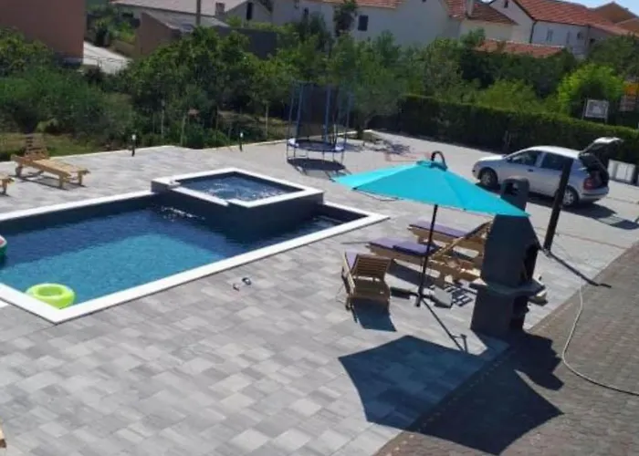 Franica With Heated Pool And Hot-tub - One Bedroom With Balcony Apartment