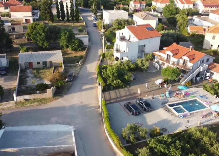 Franica With Heated Pool And Hot-tub - One Bedroom With Balcony Apartment Privlaka (Zadar)
