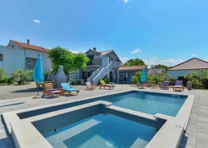 Franica With Heated Pool And Hot-tub - One Bedroom With Balcony Apartment