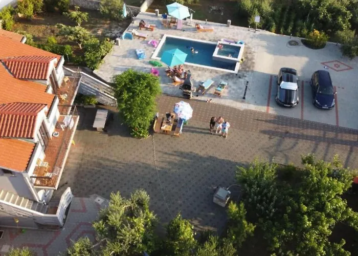 Apartment Franica With Heated Pool And Hot-tub - One Bedroom With Balcony